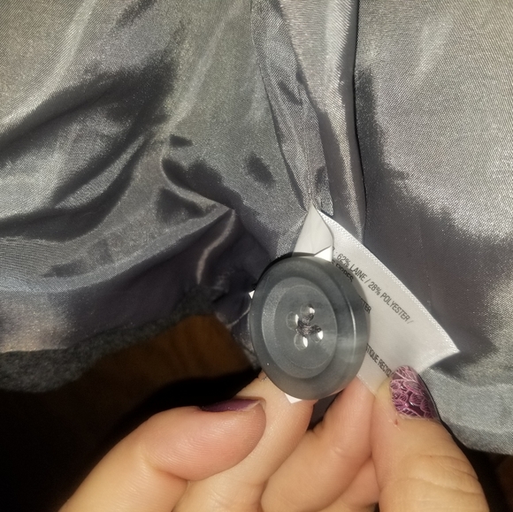 Beautiful thick coat - Picture 3 of 5